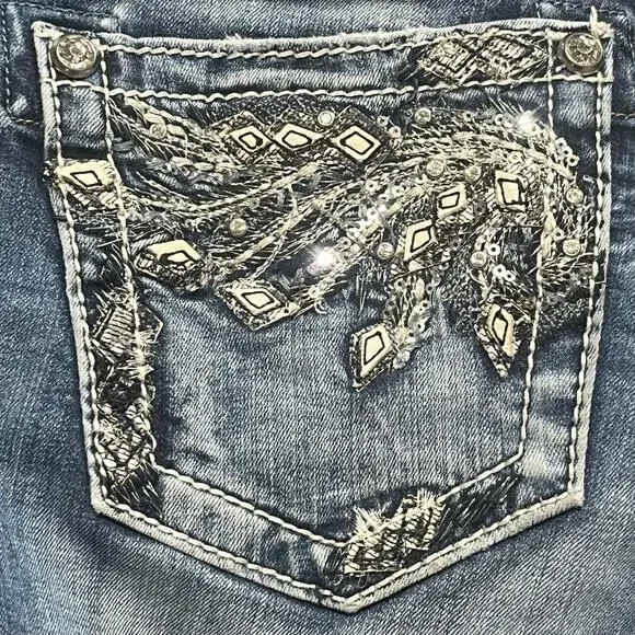 Miss Me Y2K Mid Rise Distressed Bling Wings Embroidered Shorts 25 Thick Stitch - Picture 5 of 9